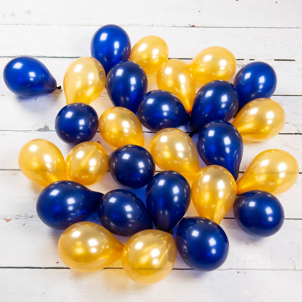 Воздушные шары на полу. Сине золотые шары. Синие шары. Шары золото с синим. Желто синие шары.
