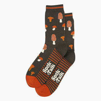 Men's Bamboo Socks Khaki Mushroom Foraging, 2 of 5