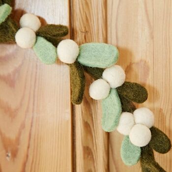 Felt Mistletoe Christmas Wreath, 2 of 3