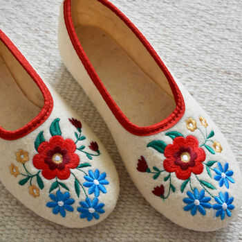Cream Wool Ballerina Slippers/ Red Trimming/ Flower Pattern/ Folk Slippers, 4 of 7