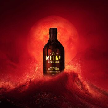 Mutiny Cherry Spiced Rum™ Under The Blood Moon | 70cl, 37.Five%, 2 of 3