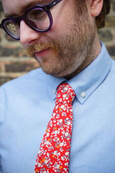 Mens Bold Red Ditsy Floral Slim Style Tie, 4 of 9