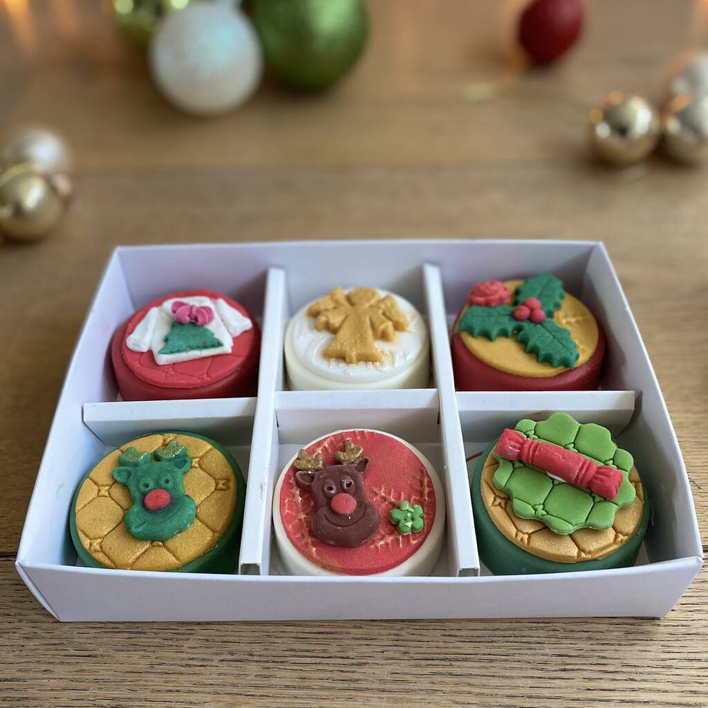 Christmas Coated Oreo Gift Box By La di da Sweet Treats ...