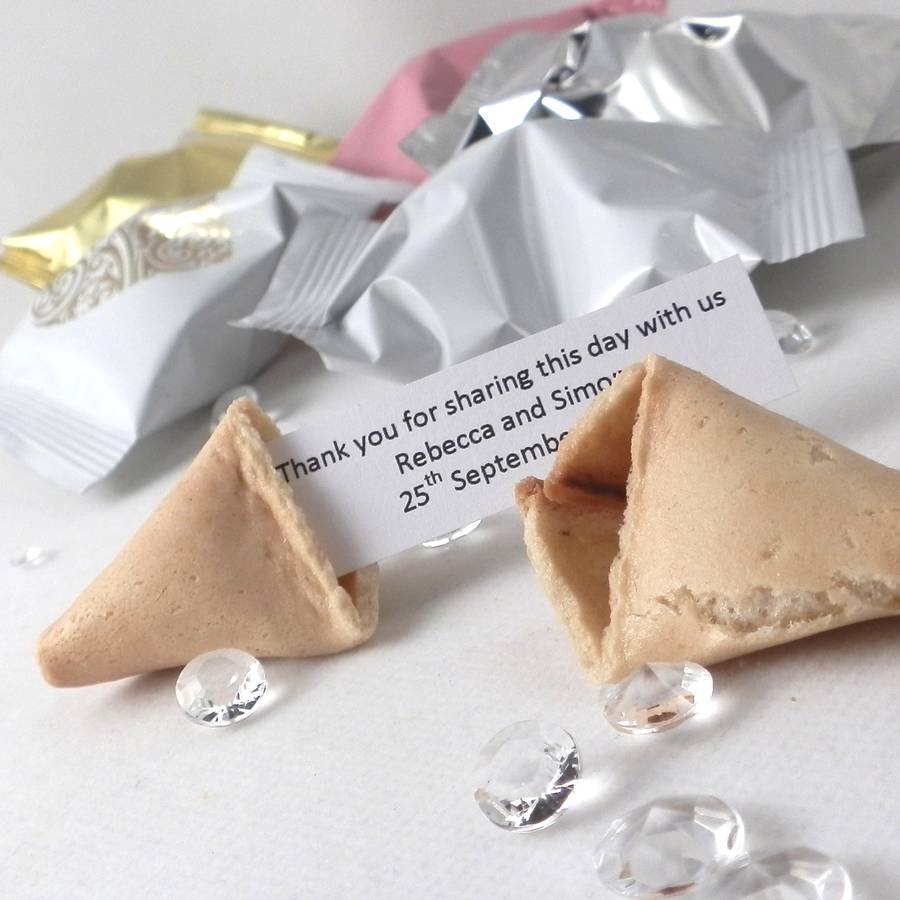 Are you interested in our personalised wedding favours? With our personalised wedding fortune cookies you need look no further.