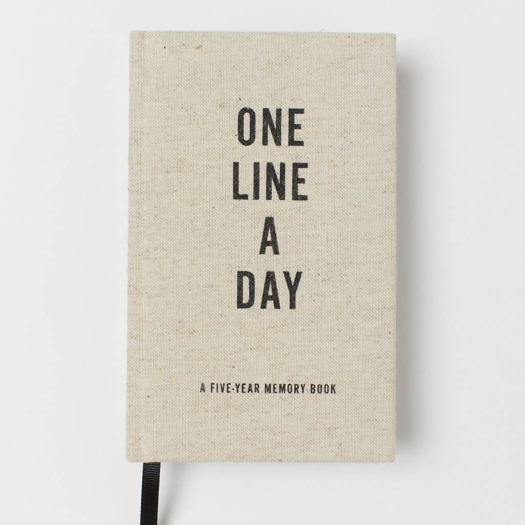 One Line A Day: A Five Year Memory Book, 1 of 4