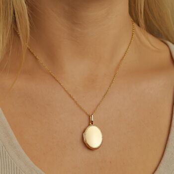 Personalised Solid 9ct Gold Milgrain Oval Locket, 2 of 10