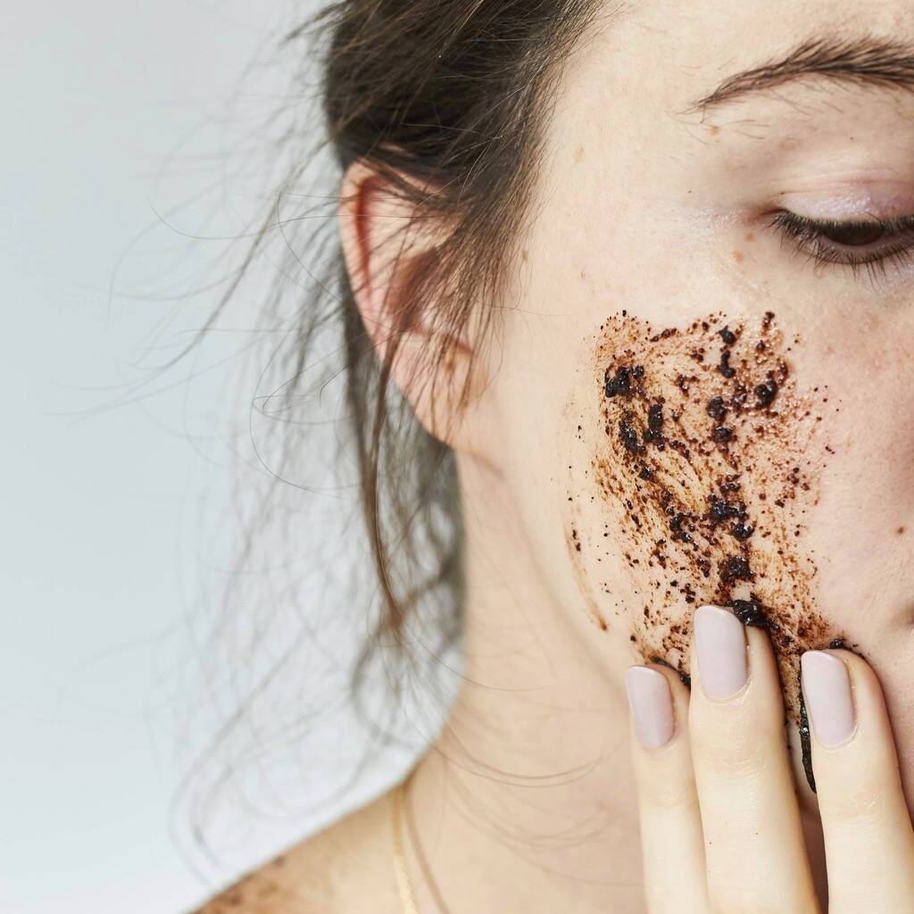 Up Circle Exfoliating Floral Blend Coffee Face Scrub By Lisa Angel