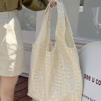 White Daisy Floral Shoulder Tote Bag For Beach, 2 of 9