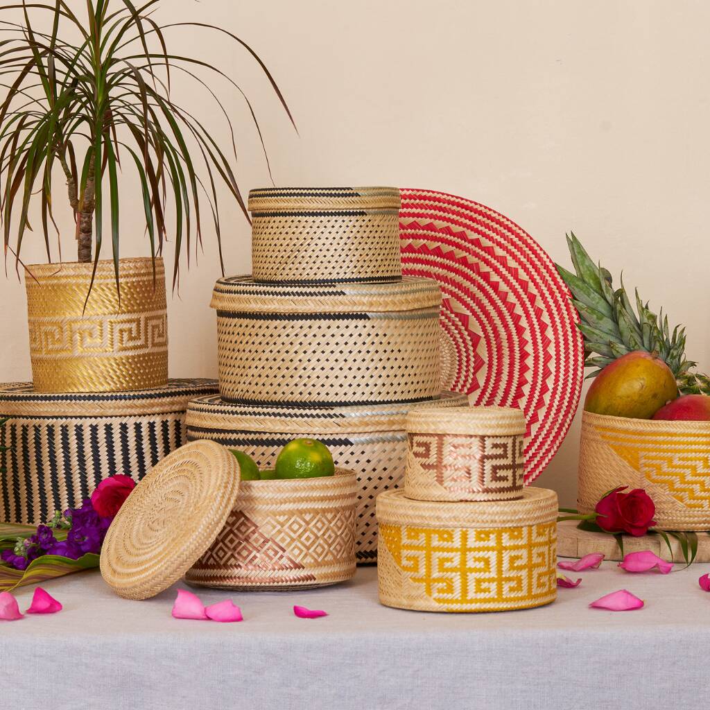 Woven Natural Straw Silver Round Placemats By Washein