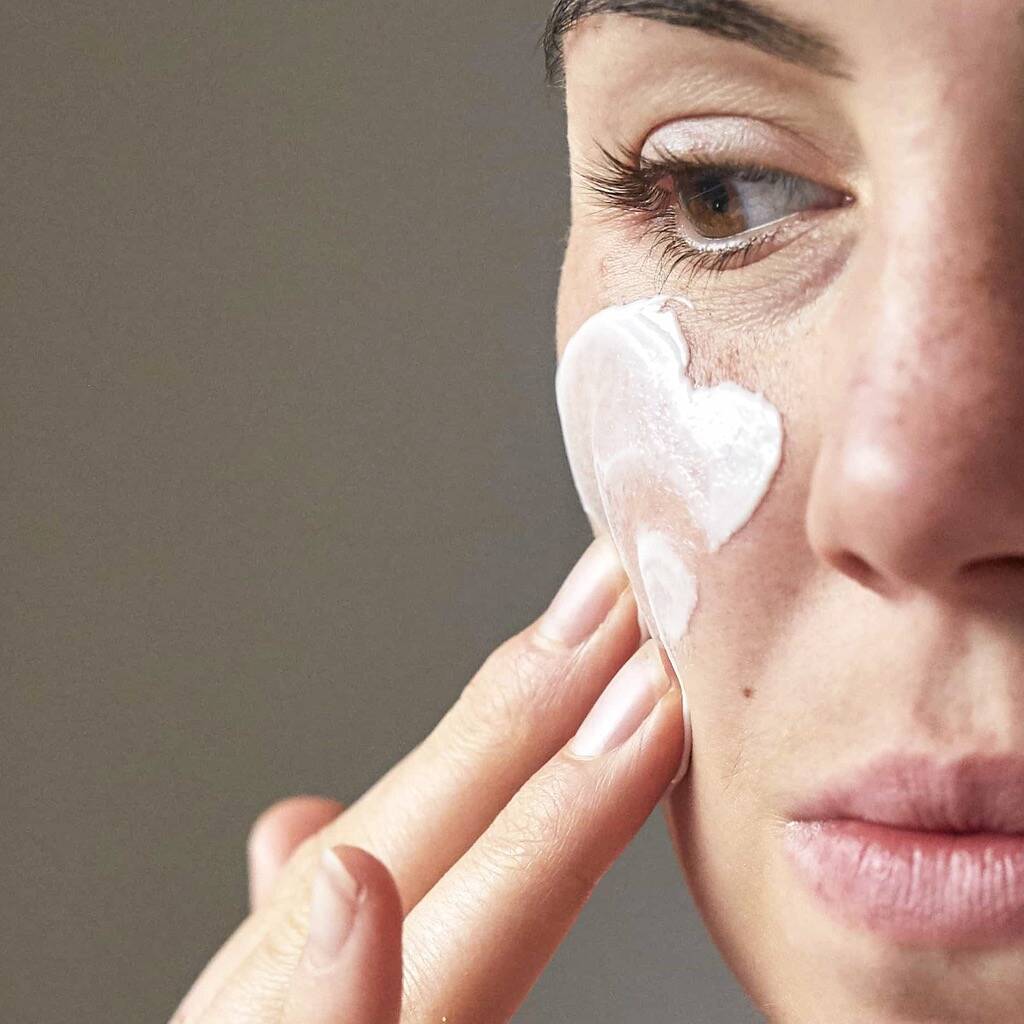 Up Circle Clarifying Face Mask With Olive Powder By Lisa Angel