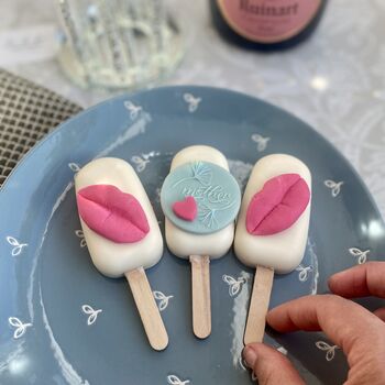 'Pucker Up' Mother's Day Trio Of Cakesicles, 11 of 12
