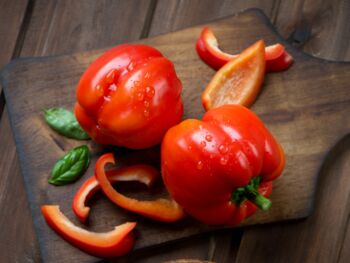 Sweet Pepper Plants Bellboy One X Plant In A 9cm Pot, 2 of 4