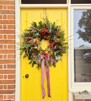 Berries And Bows Deluxe Wreath Making Kit. Make Your Own Christmas Wreath, 3 of 7