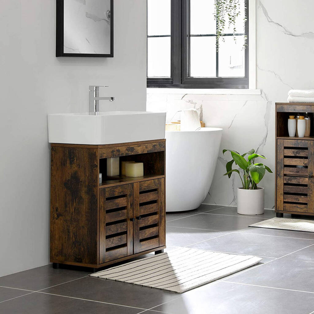 Bathroom With Two Doors And Adjustable Shelf By Momentum