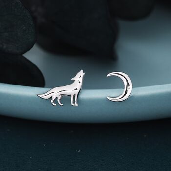 Mismatched Wolf And Moon Internally Threaded Flat Back Earrings In Sterling Silver, 6 of 12