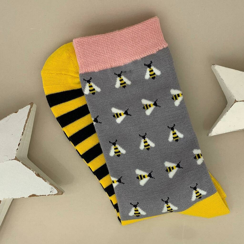 Bamboo Busy Bees Socks In Grey By Nest