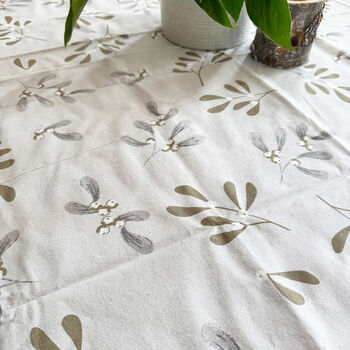 Mistletoe Luxury Table Paper Fibre Cover Christmas Winter Table, 5 of 6