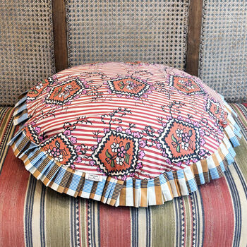 Frilly Dog Bed, 2 of 6