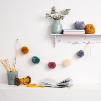 Learn To Make A Pompom Box, 5 of 11