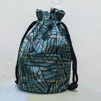 Peak Pattern Velvet Bucket Bag, 3 of 4