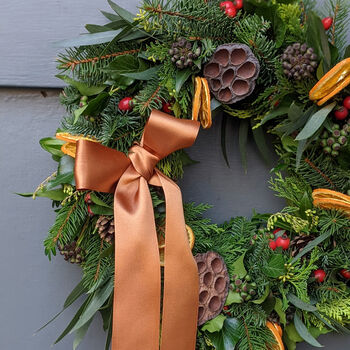 Classic Christmas Diy Wreath Making Kit, 2 of 8