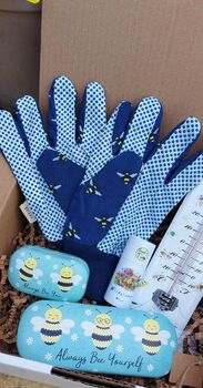 Busy Bee Garden And Home Gift Set, 4 of 6