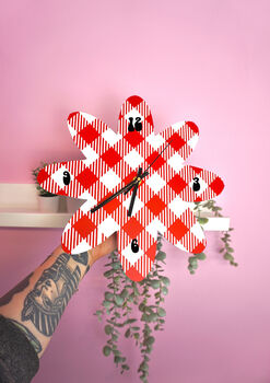 Gingham Flower Shape Decorative Clock, 3 of 6