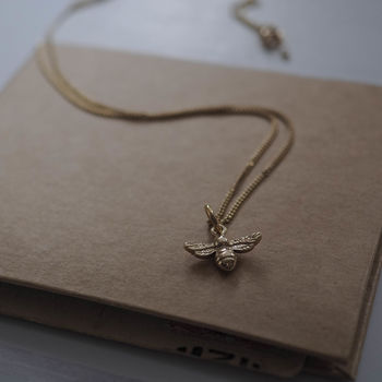 Bumble Bee Necklace In Solid Gold, 6 of 7