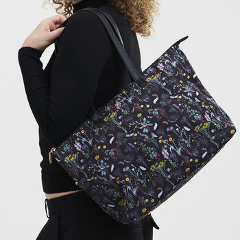Wilderness Large Black Grab Tote, 2 of 7
