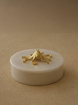 Handmade White Marble Storage Box – Gold Horse Head Lid Detail, 4 of 12