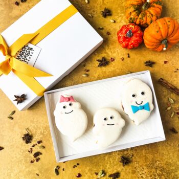 Halloween Macarons: Ghostly Gatherings, 5 of 5
