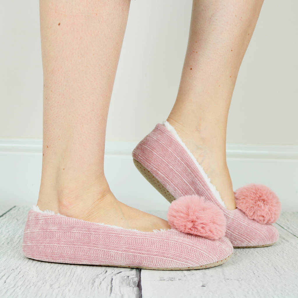 Update more than 66 pom pom ballet slippers best - dedaotaonec