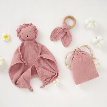 Organic Baby Lion Comforter With Teether And Bag, 4 of 9