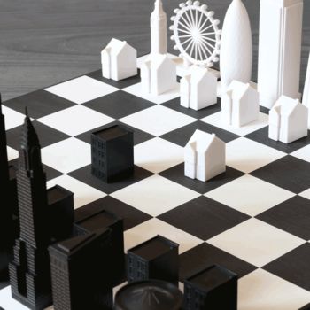 London Vs New York Skyline Chess Set, 3 of 10