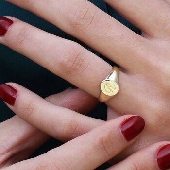 Ladies 9ct Yellow Gold Personalised Round Signet Ring, 2 of 6