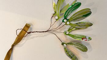 Magical Metal Mistletoe, 4 of 5