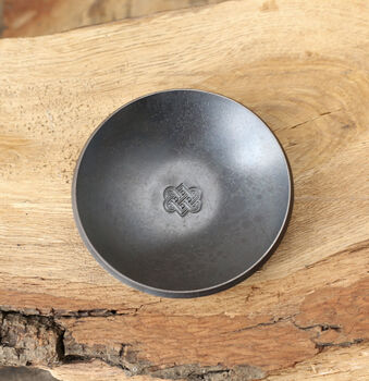 6th Anniversary Round Iron Dish Pressed Smooth Finish, 6 of 12