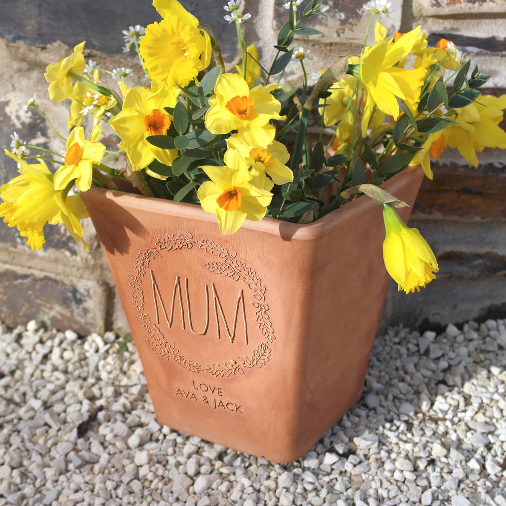 Personalised Engraved Wreath Flower Pot, 1 of 7