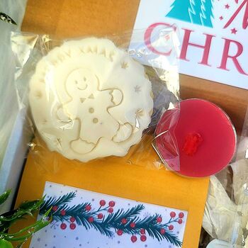 Mini Christmas Treats Pamper Hamper, 2 of 5