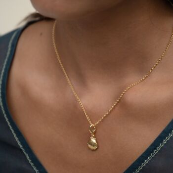 18ct Gold Clam Shell Charm Necklace, 3 of 6