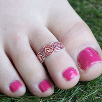 Red Adjustable Silver Midi Band Dainty Beach Toe Ring Set, 2 of 8