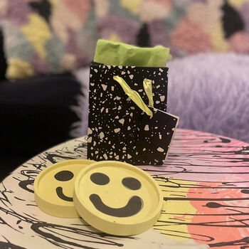 Smiley Face Coasters/ Trays Yellow And Pink Set Of Two, 8 of 9