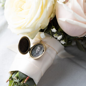 Personalised Vintage Antique Gold Round Wedding Bouquet Locket, 4 of 5