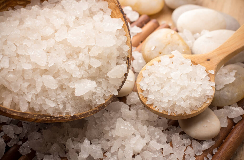 white-bath-salts-by-the-black-farmer-notonthehighstreet