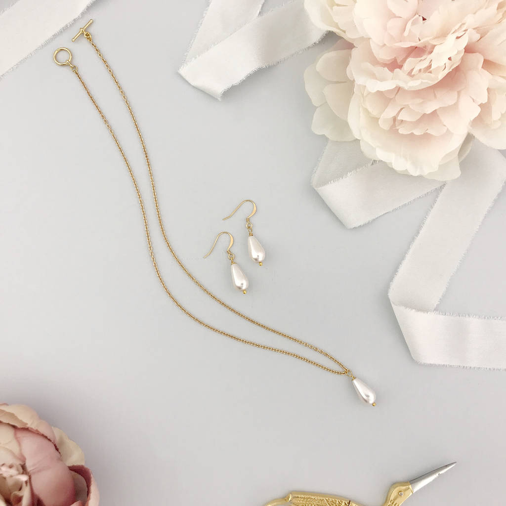 pearl drop necklace and earring set by britten weddings