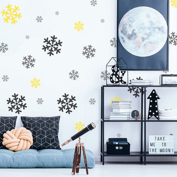 Reusable Stencils Five Pcs Snowflake With Brushes, 4 of 5