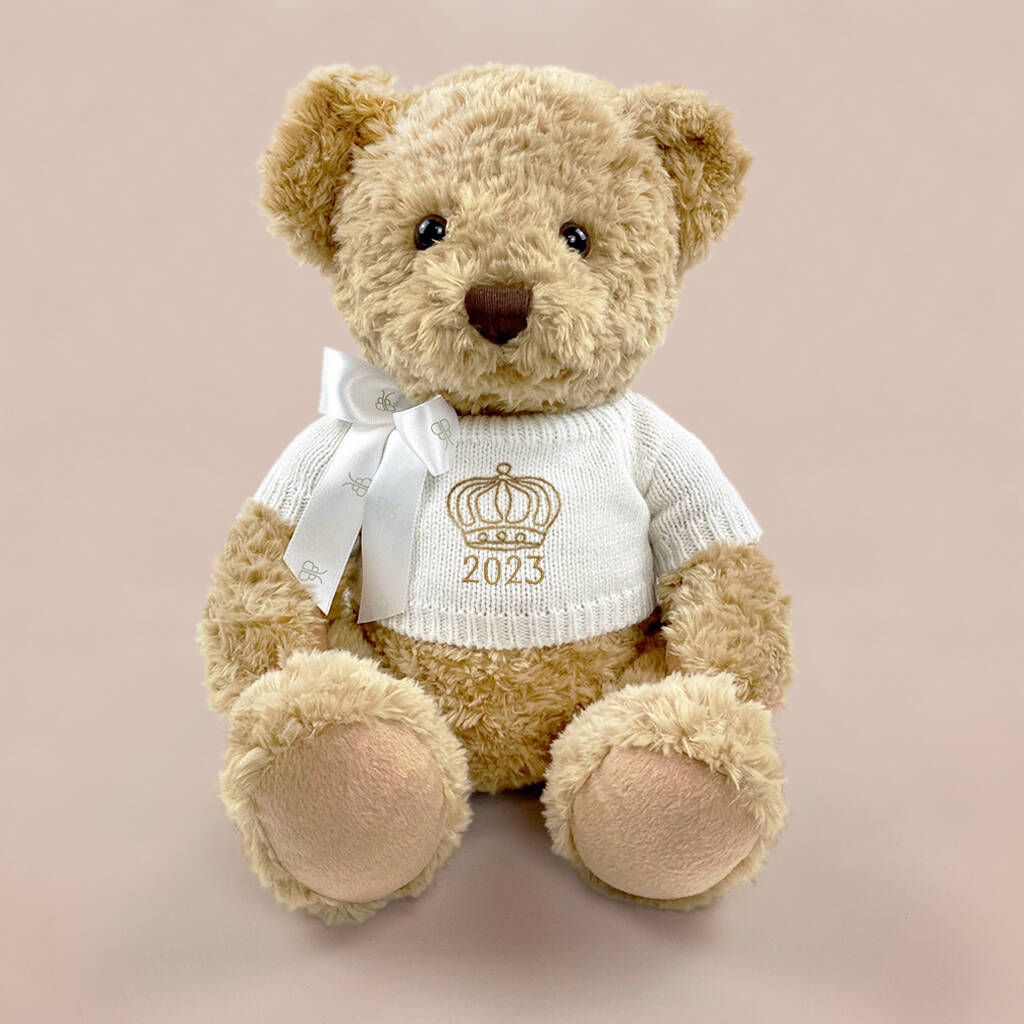 2023 Year Bear With Crown Or Tiara Embroidery, 1 of 4