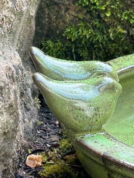 Round Green Ceramic Bird Bath With Two Love Birds, 4 of 8
