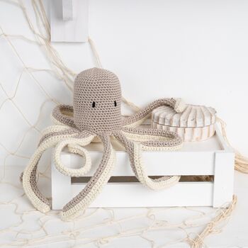 Aria The Octopus Intermediate Crochet Kit, 3 of 9