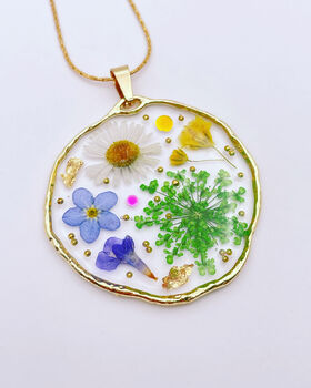 Medium Necklace With Daisies And Green Flowers, 2 of 11